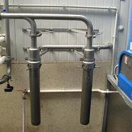 The main milking plant filter should not be used as a method of mastitis detection